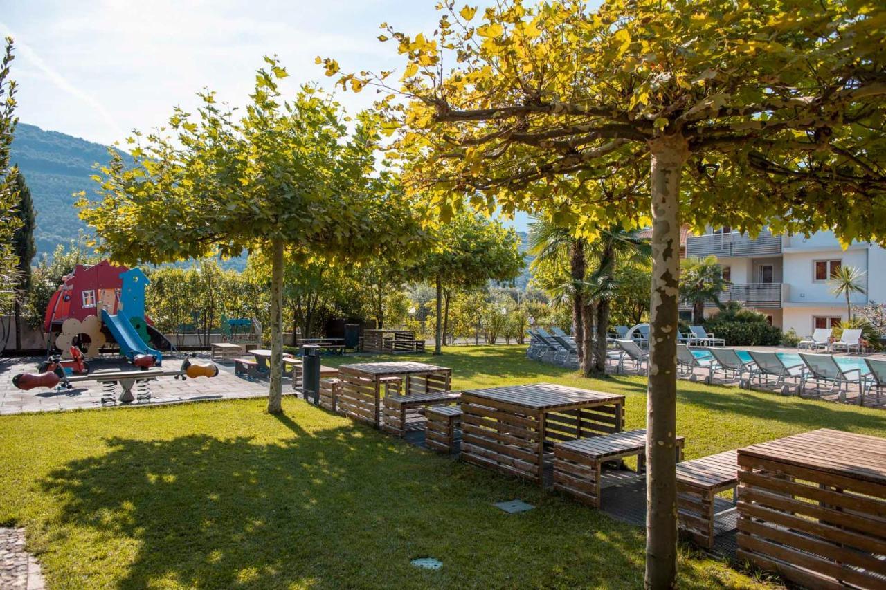 4 Limoni Apartment Resort Рива дел Гарда Екстериор снимка